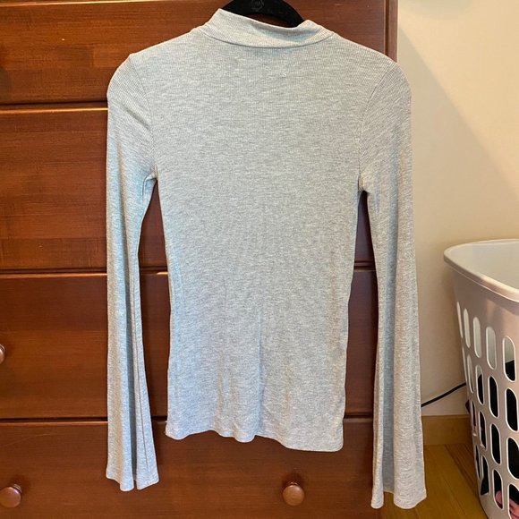 Abercrombie & Fitch Bell Sleeve Top - Picture 2 of 3